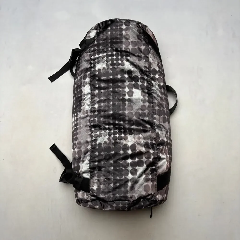 Oakley Gym Duffle Carry On Bag Mens 26x8.5 Geometric Workout Travel Gorpcore